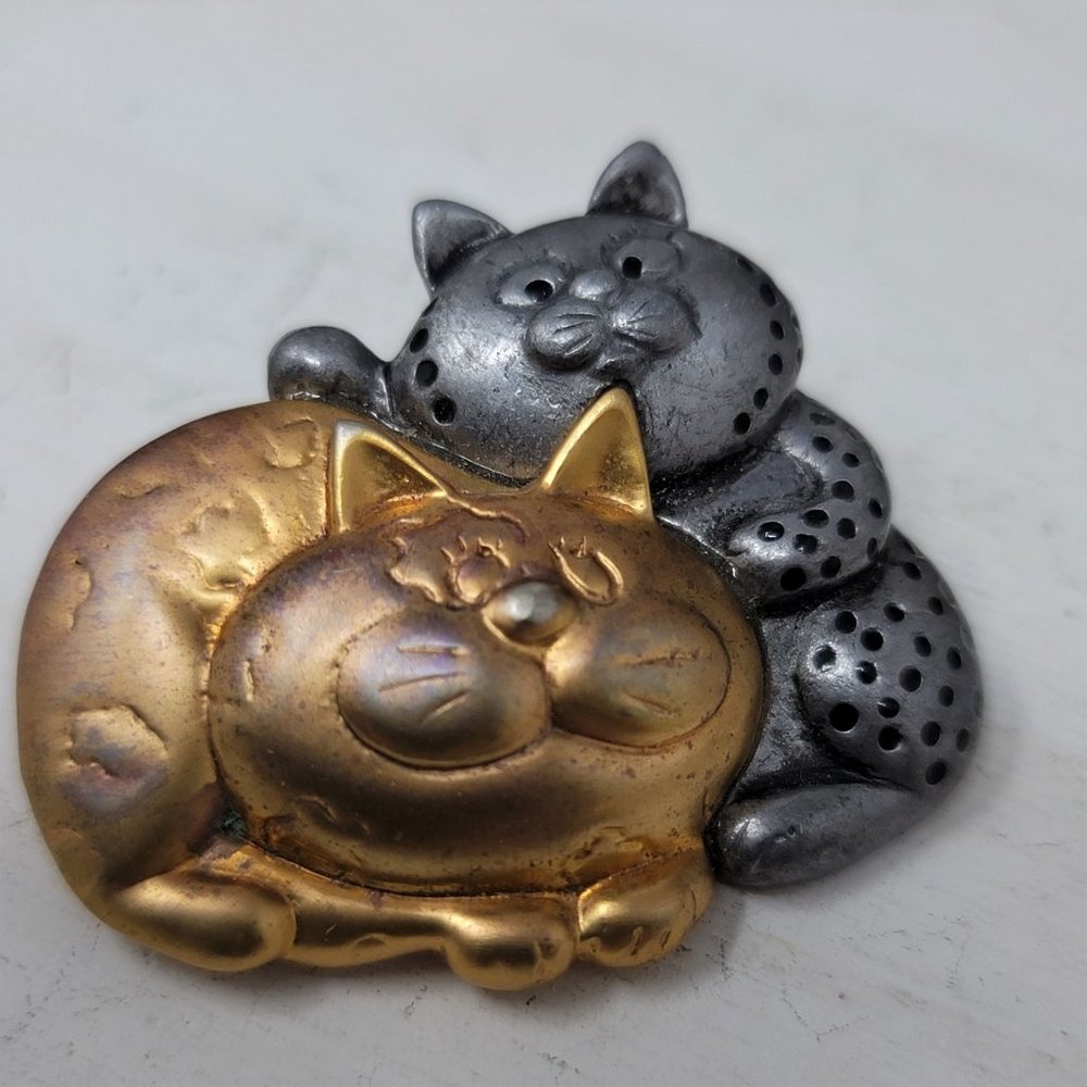 Vintage cat brooch gold silver toned Danecraft fat cat pin - Picture 4 of 7